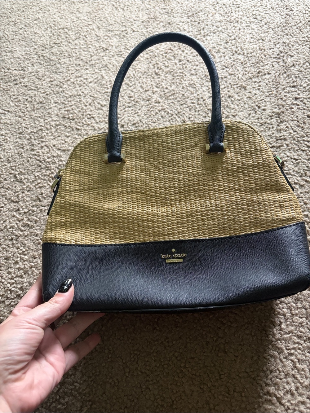 B31 Kate spade Small purse, play condition working zipper